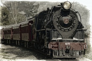 locomotive-222174_1920