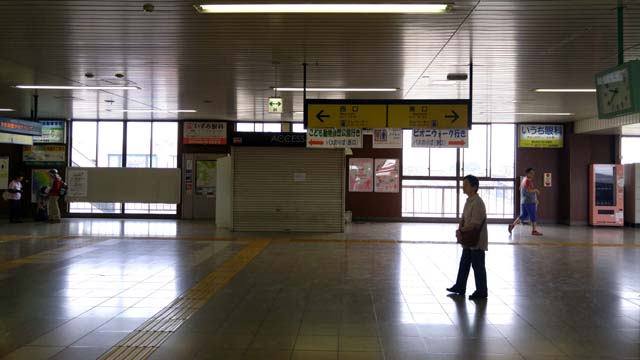 高坂駅-西口東口