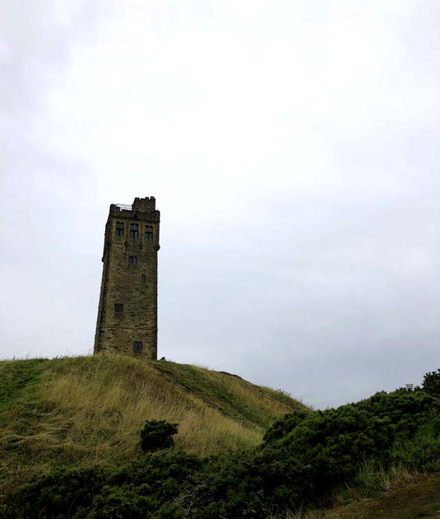 explore_the_old_castle-uk-castlehill
